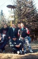 Vrcholov fotka ze Skalky z Frdlantu 97,1. Zleva Medvd, Vlado, Pao, Bobo a Nmonk. 